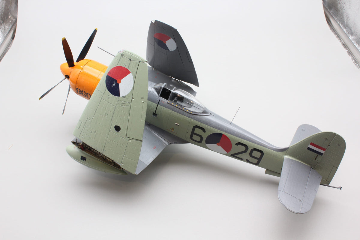 706 - DBMK - 32002 - Hawker Sea Fury FB.11 - painted model