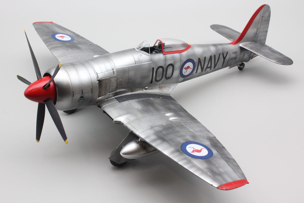 707 - DBMK - 32002 - Hawker Sea Fury FB.11 - painted model