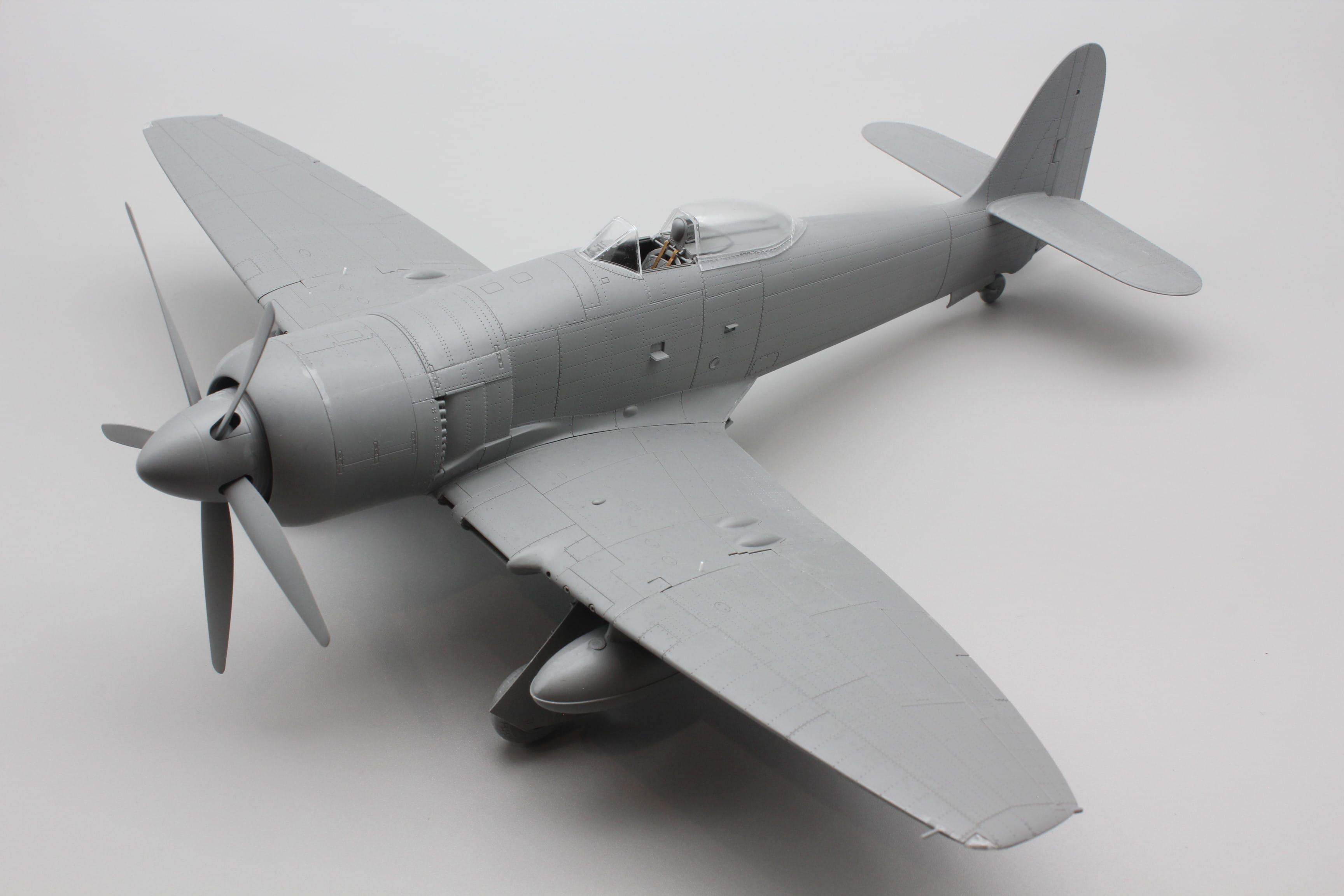DBMK - 32002 - Hawker Sea Fury FB.11 - unpainted model