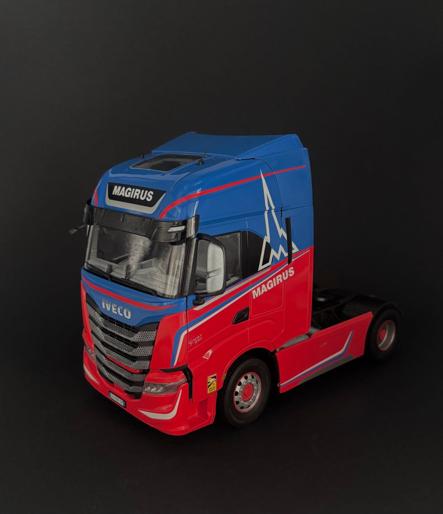 703 - Italeri - 3963 - IVECO Stralis S-Way - painted model