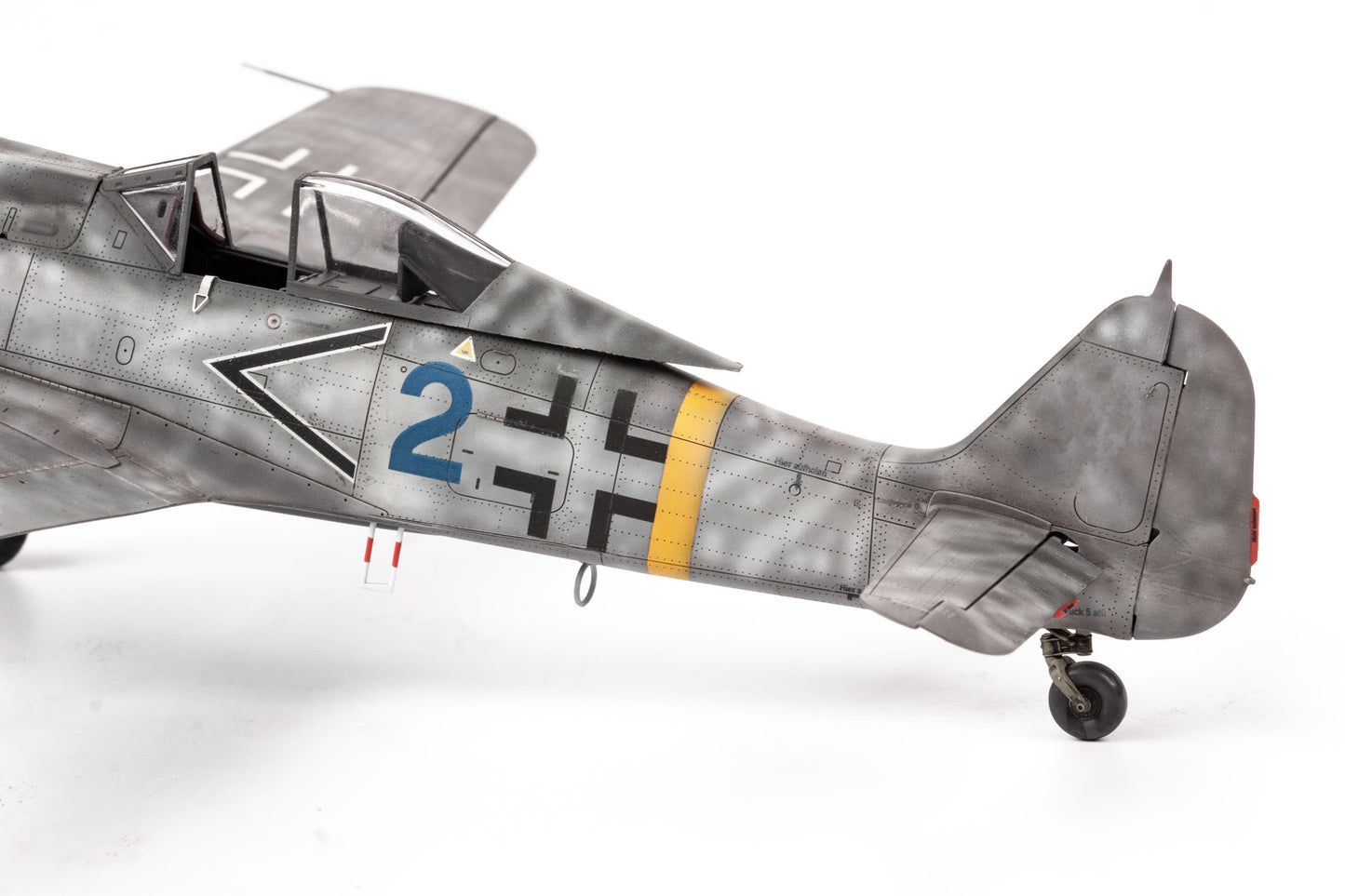706 - Eduard - 82139 - Focke-Wulf Fw 190 F-8 - painted model