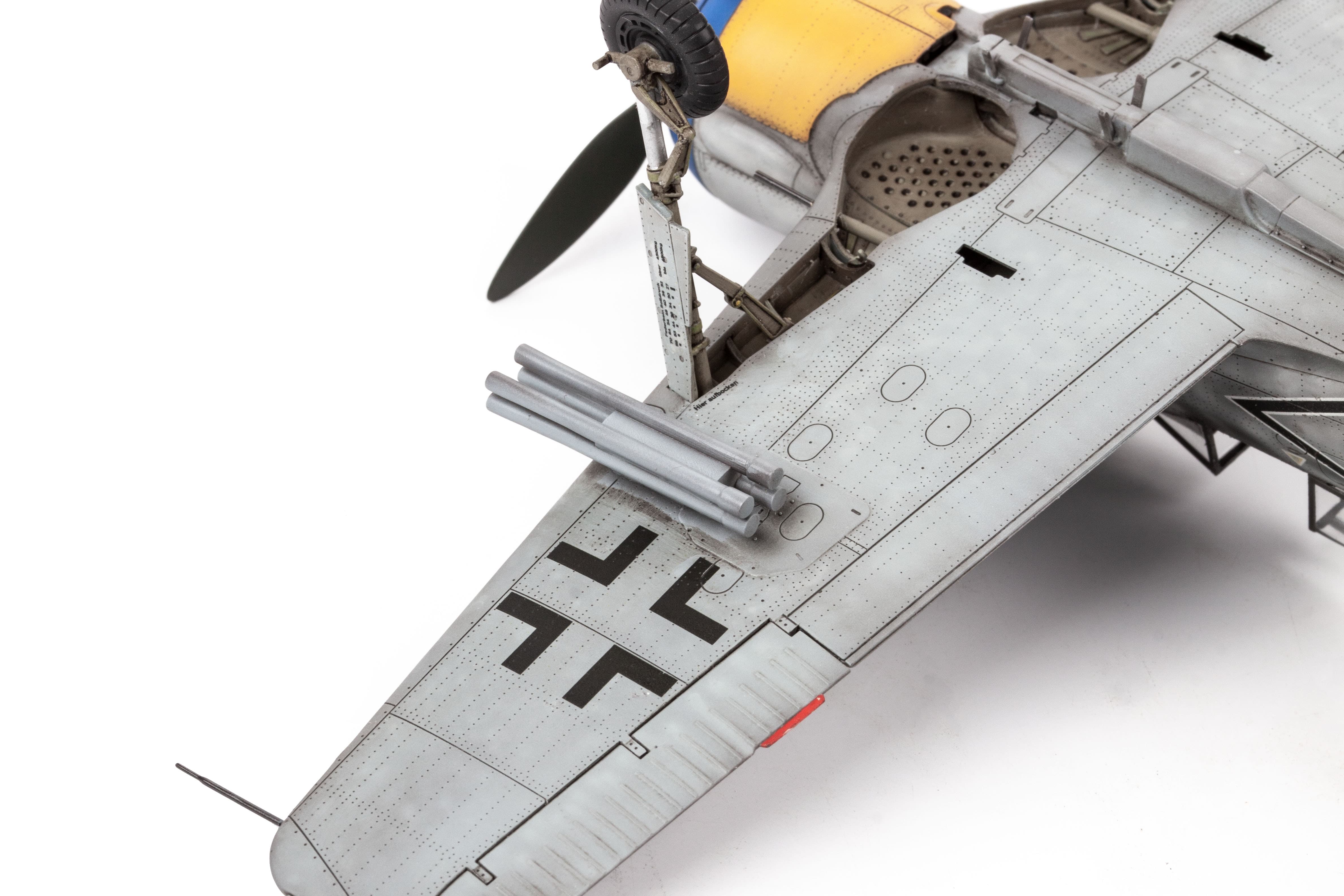 Eduard - 82139 - Focke-Wulf Fw 190 F-8 - painted model