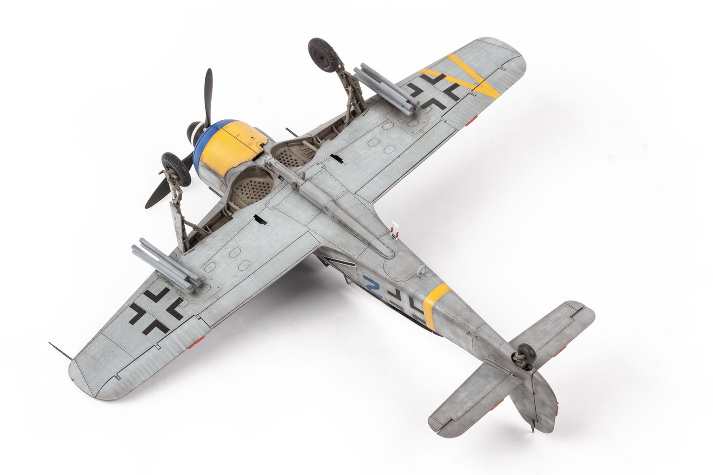 710 - Eduard - 82139 - Focke-Wulf Fw 190 F-8 - painted model