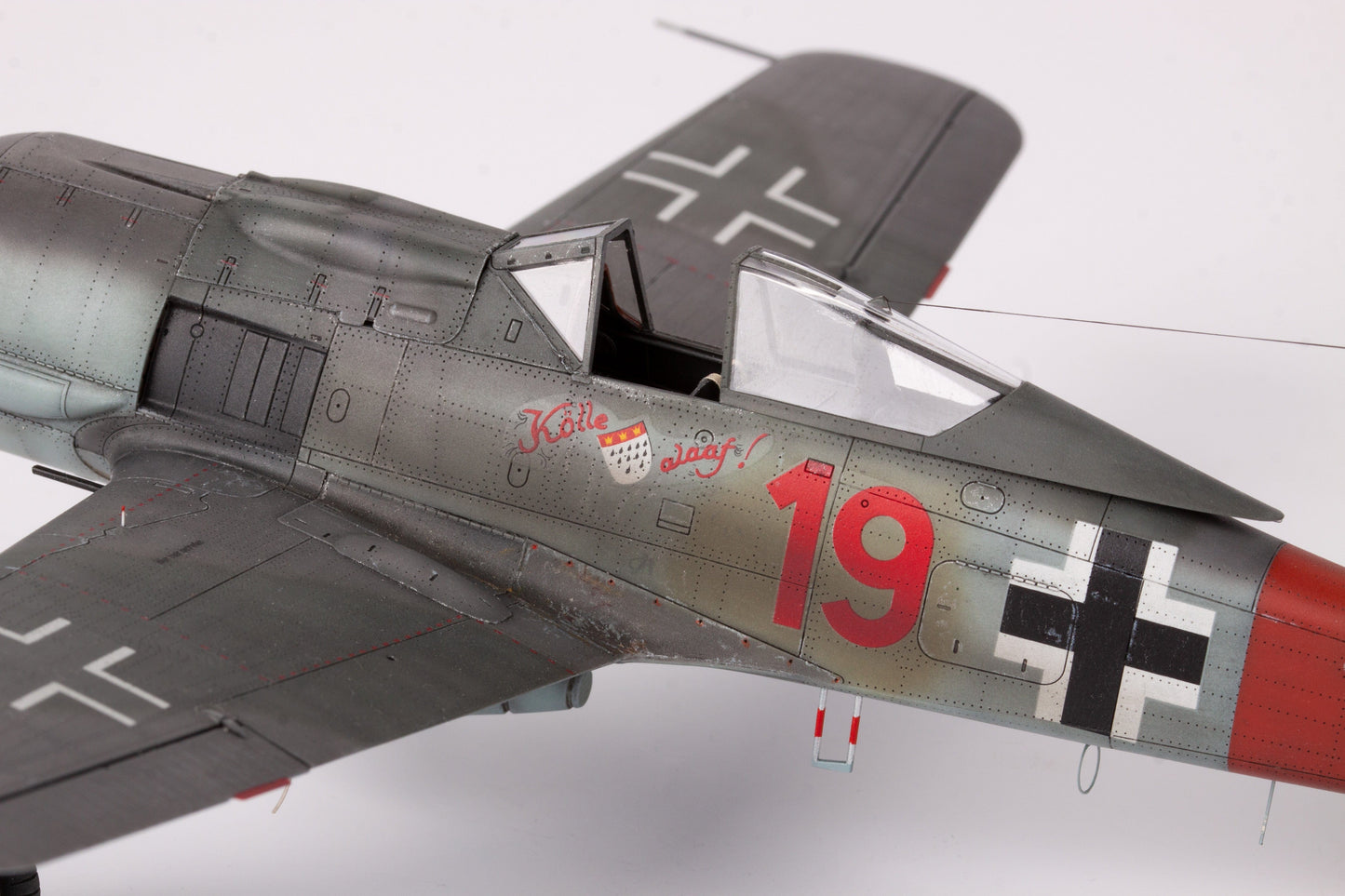 708 - Eduard - 82147 - Focke-Wulf Fw 190 A-8 - painted model - W.Nr. 960542, Stab/JG 4, Jüterbog-Damm, Germany, Spring 1945 - built by Petr Zatřepálek