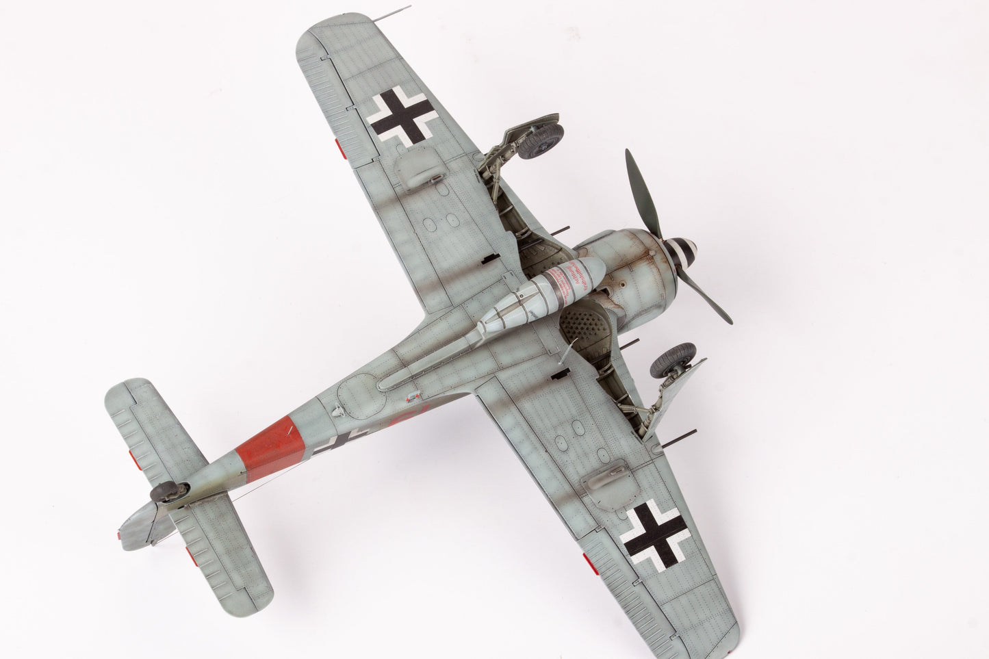 706 - Eduard - 82147 - Focke-Wulf Fw 190 A-8 - painted model - W.Nr. 960542, Stab/JG 4, Jüterbog-Damm, Germany, Spring 1945 - built by Petr Zatřepálek