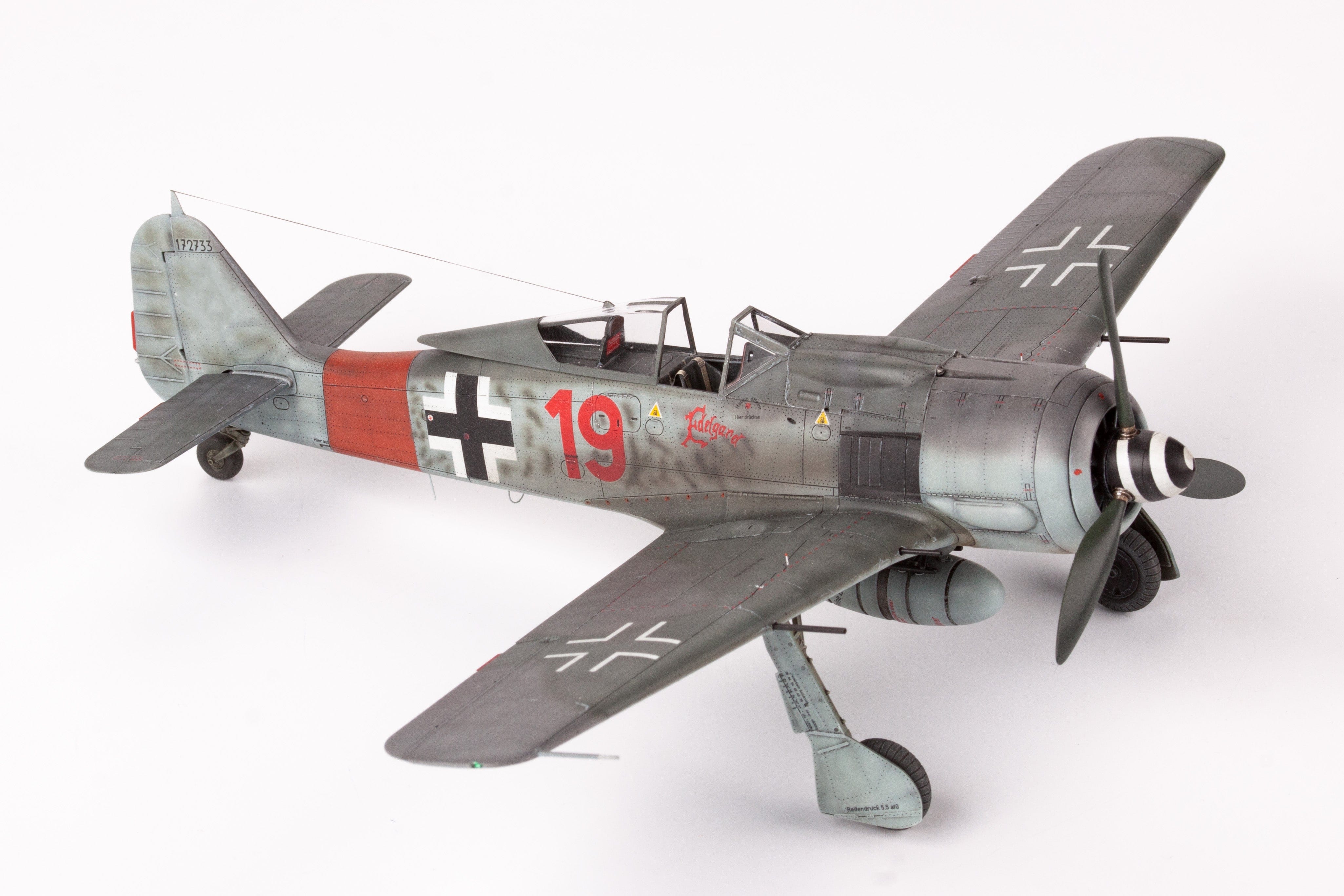 Eduard - 82147 - Focke-Wulf Fw 190 A-8 - painted model - W.Nr. 960542, Stab/JG 4, Jüterbog-Damm, Germany, Spring 1945 - built by Petr Zatřepálek
