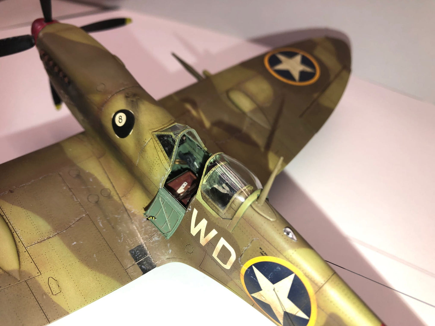 711 - Eduard - 8282 - Supermarine Spitfire Mk IX - painted model