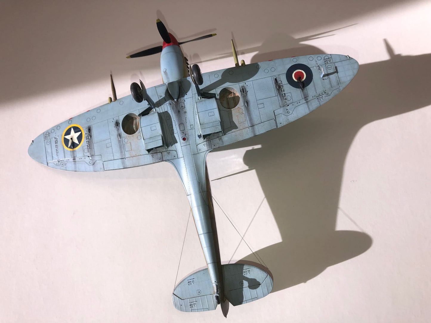 714 - Eduard - 8282 - Supermarine Spitfire Mk IX - painted model
