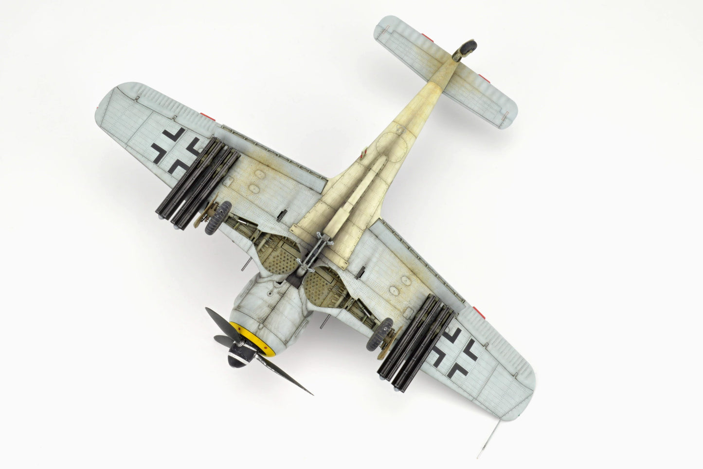 733 - Eduard - 82139 - Focke-Wulf Fw 190 F-8 - painted model