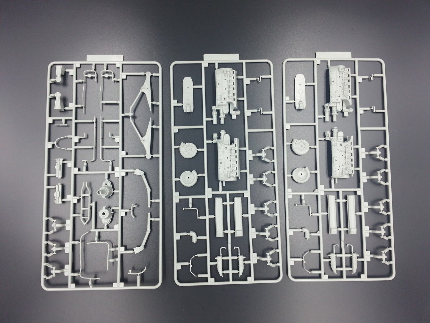204 - HK Models - 01E007 - Dornier Do 335 B-2 Pfeil - sprue