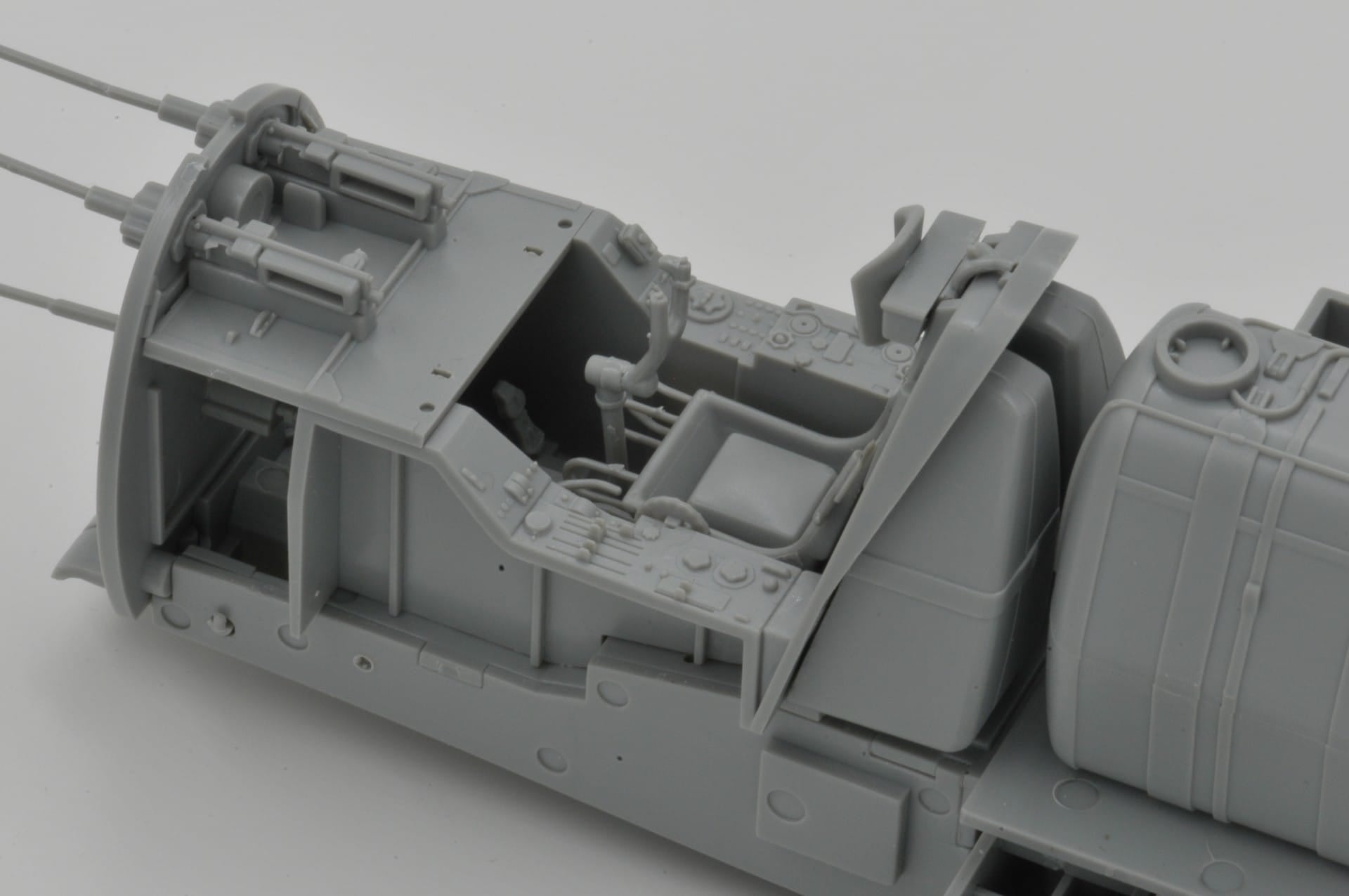 HK Models - 01E007 - Dornier Do 335 B-2 Pfeil - unpainted model