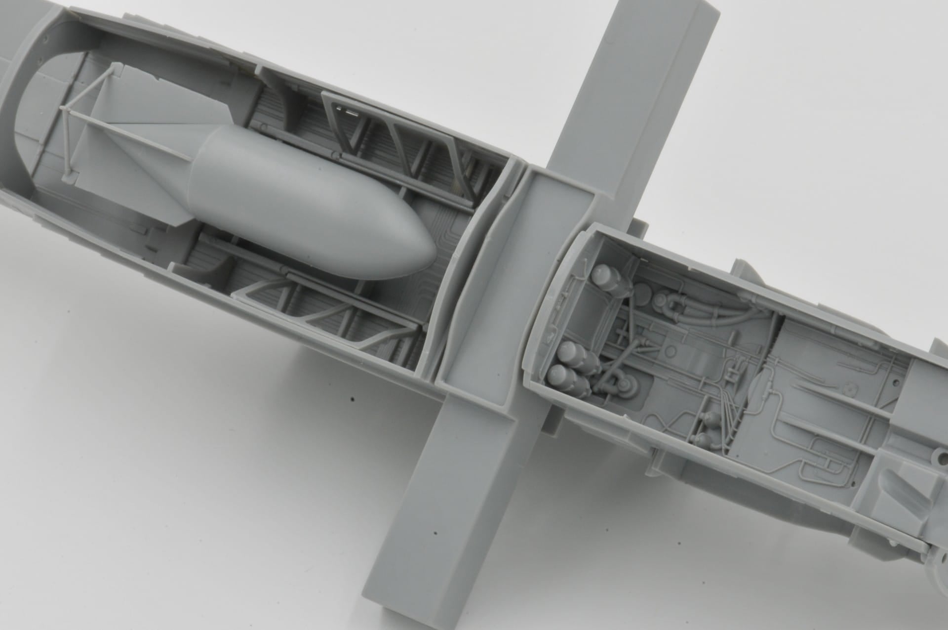 HK Models - 01E007 - Dornier Do 335 B-2 Pfeil - unpainted model