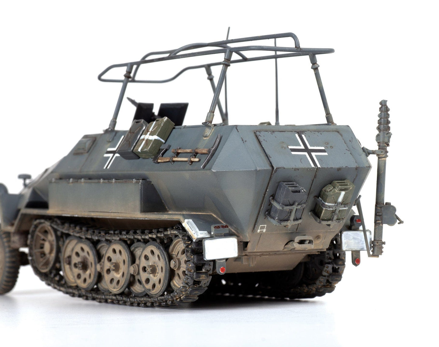 702 - Zvezda - 3604 - Sd.Kfz. 251/3 Ausf. B - painted model