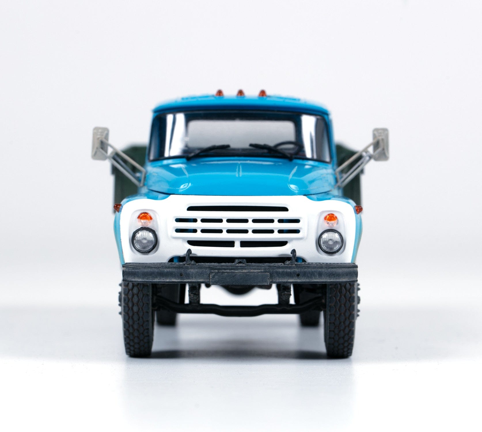 Zvezda - 3712 - ZiL-130 - painted model