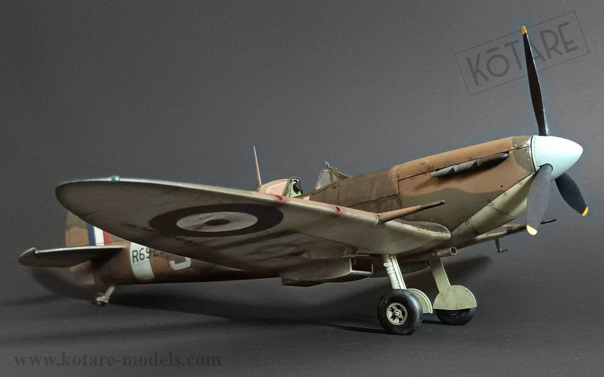 702 - Kotare - 32006 - Supermarine Spitfire Mk Vb (early) - painted model
