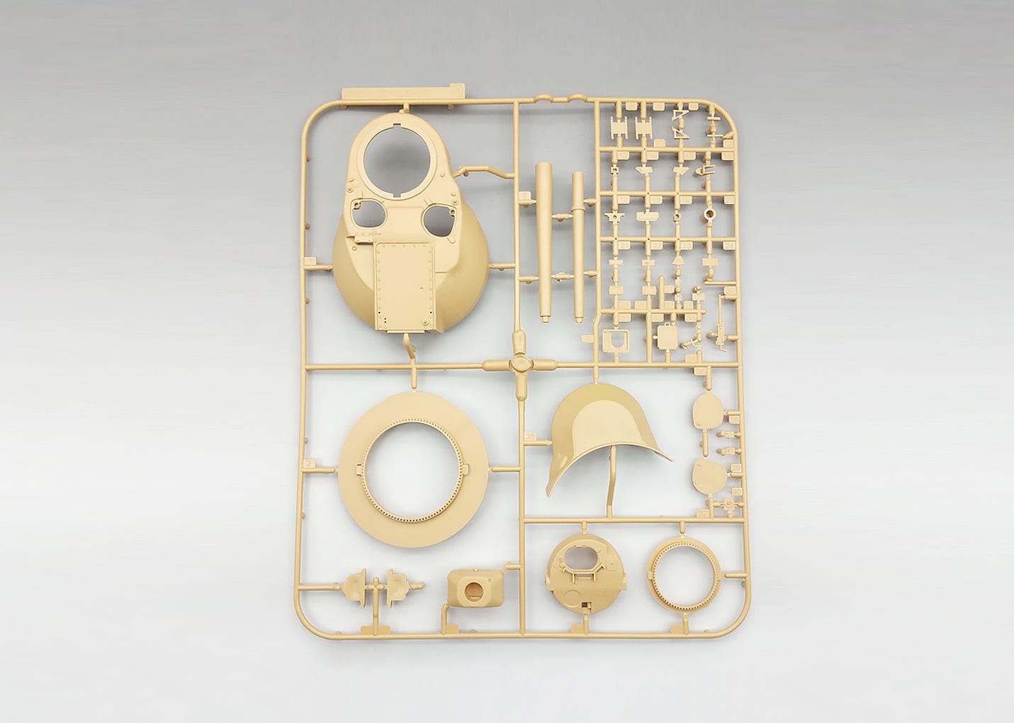 201 - Amusing Hobby - 35A013 - FV214 Conqueror Mk I - sprue