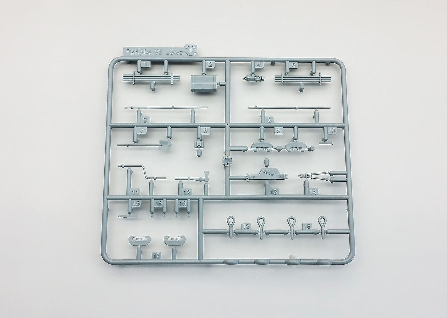 206 - Amusing Hobby - 35A015 - Pz.Kpfw. E-100 (Krupp Turret) - sprue