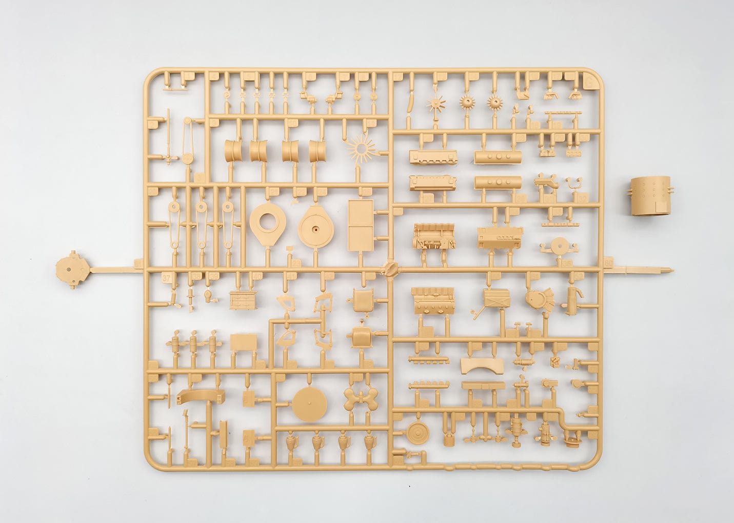205 - Amusing Hobby - 35A030 - Panzerjäger Tiger (P) Ferdinand [Interior Kit] and 16t Fries Strassenbockkran - sprue