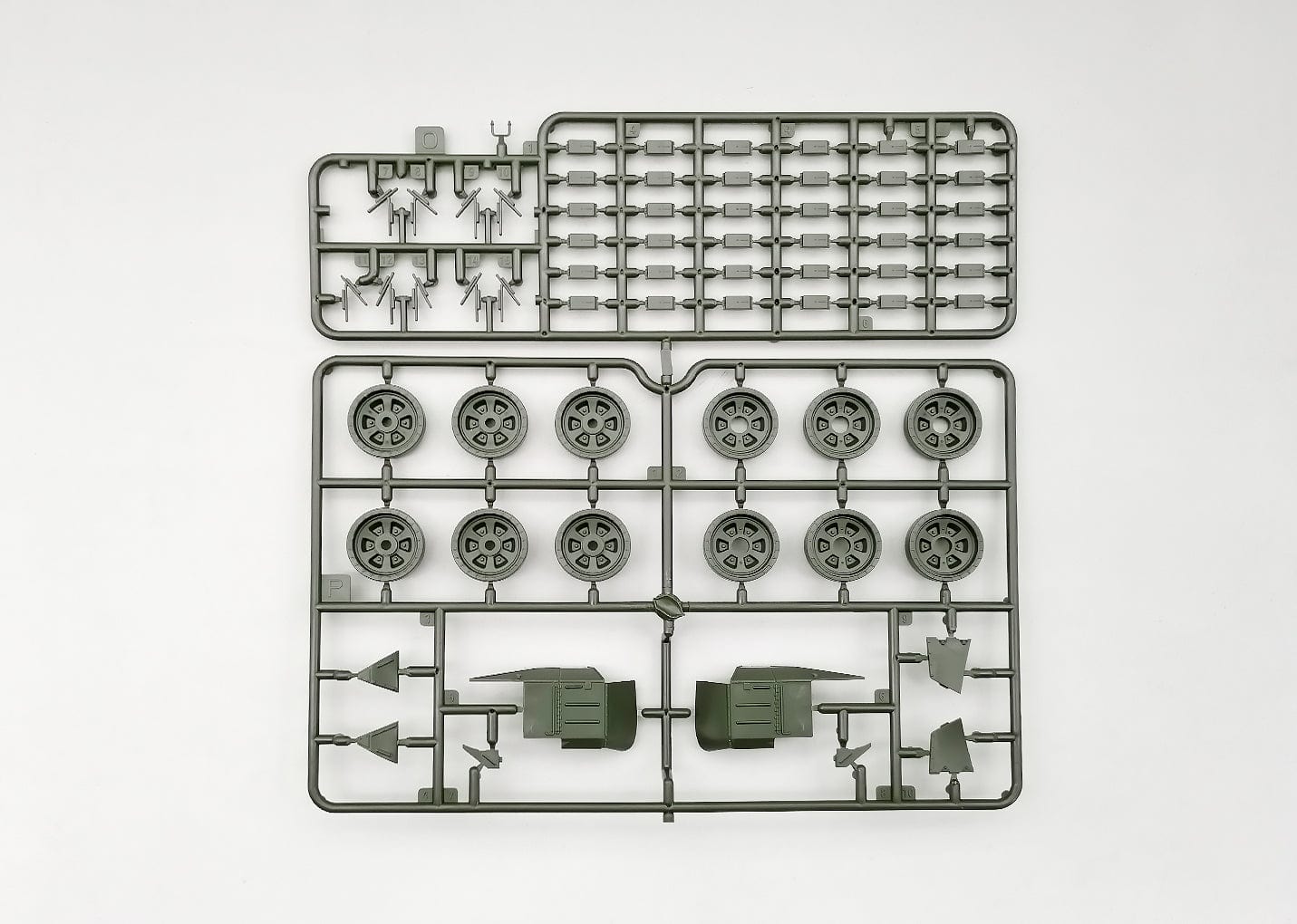 212 - Amusing Hobby - 35A041 - T-72AV [Interior Kit] - sprue