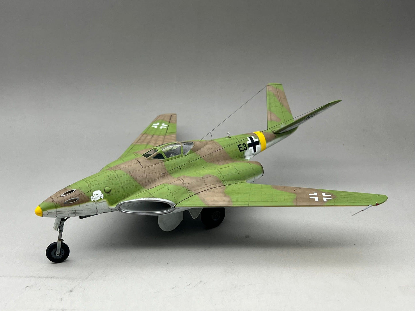 701 - Amusing Hobby - 48A004 - Messerschmitt Me 262 HG III V Tail - painted model
