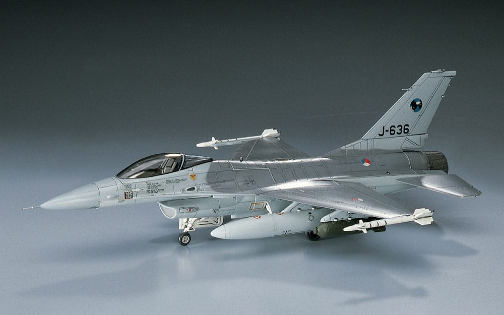 Hasegawa - B01 - General Dynamics F-16A Fighting Falcon - painted model