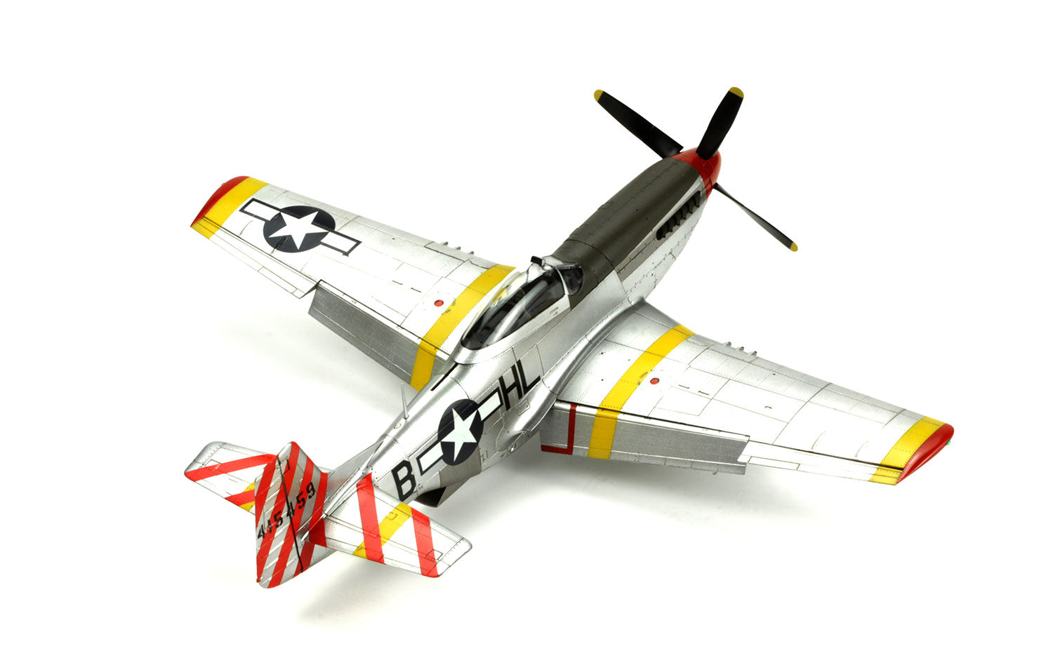 painted model - This kit has precisely replicated Mustang's outstanding aerodynamic configuration.