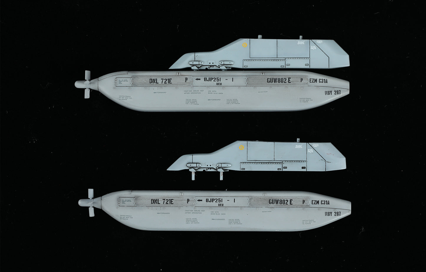 709 - painted model - The specially designed pluggable pylons allow the easy change of weapons.