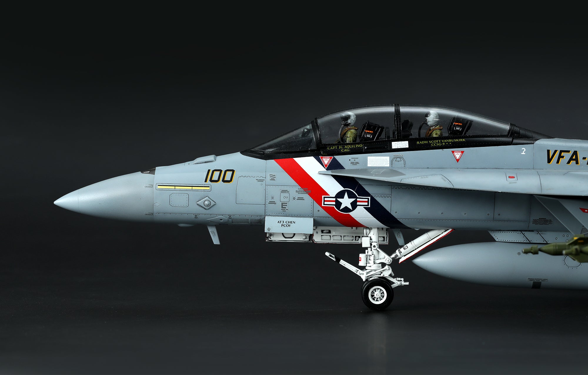 painted model - Two U.S. Navy pilot figures featuring realistic gestures and finely replicated suit and equipment are included. Two flight helmet options are provided.