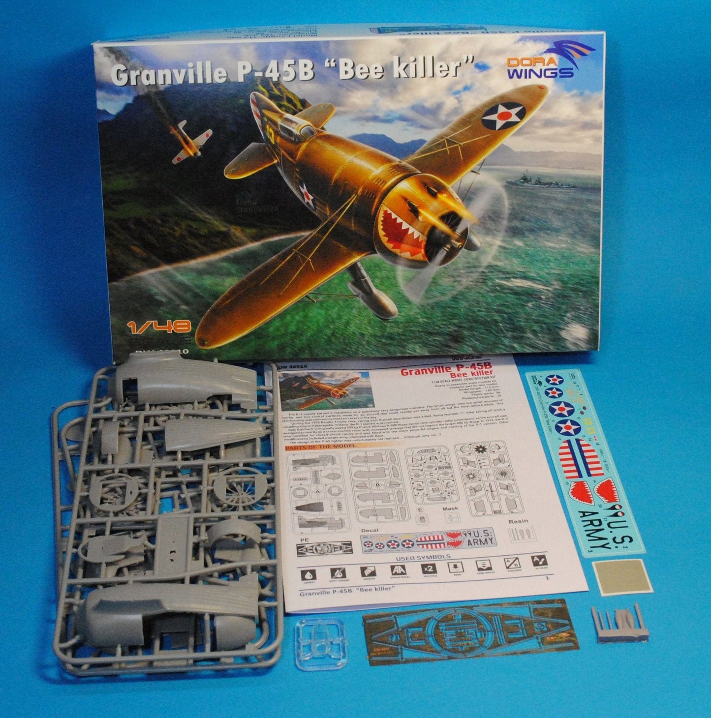 100 - Dora Wings - 48010 - Granville P-45B ‘Bee Killer’ - box contents
