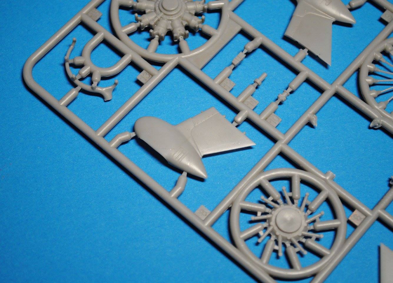 204 - Dora Wings - 48010 - Granville P-45B ‘Bee Killer’ - sprue