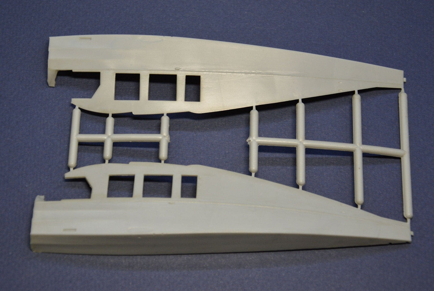 204 - Dora Wings - 48005 - Percival P.10 Vega Gull - sprue