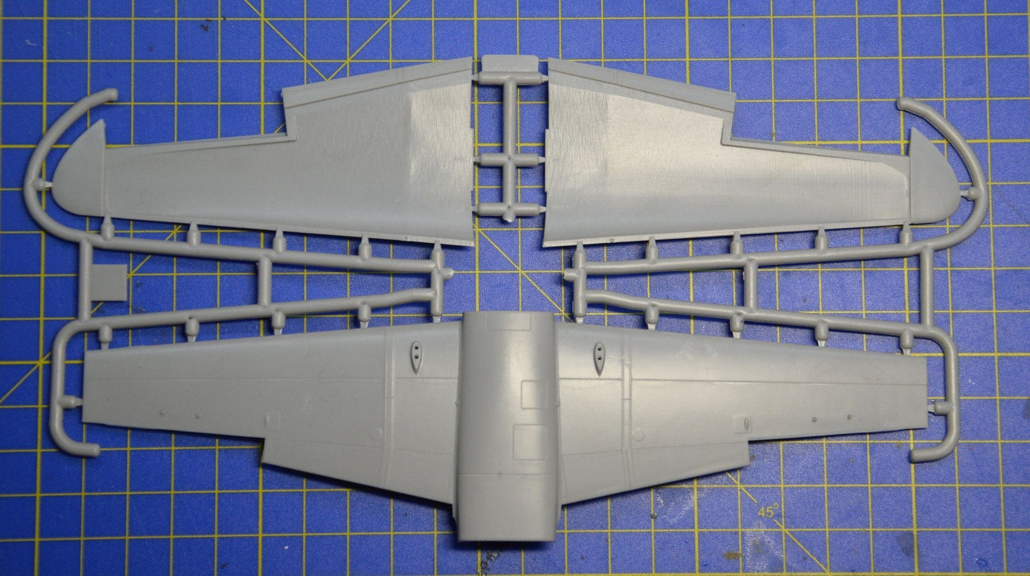 202 - Dora Wings - 48030 - Caudron C.635 Simoun - sprue