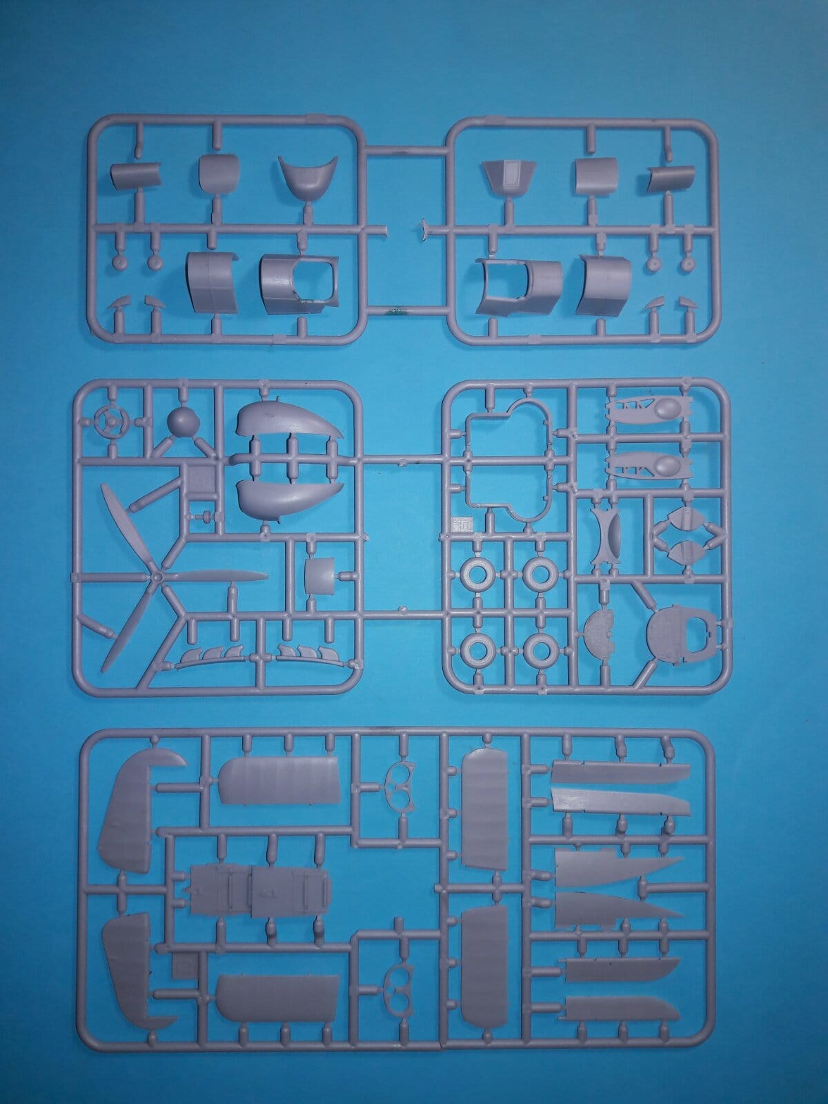 201 - Dora Wings - 48032 - Republic P-43A-1 Lancer - sprue