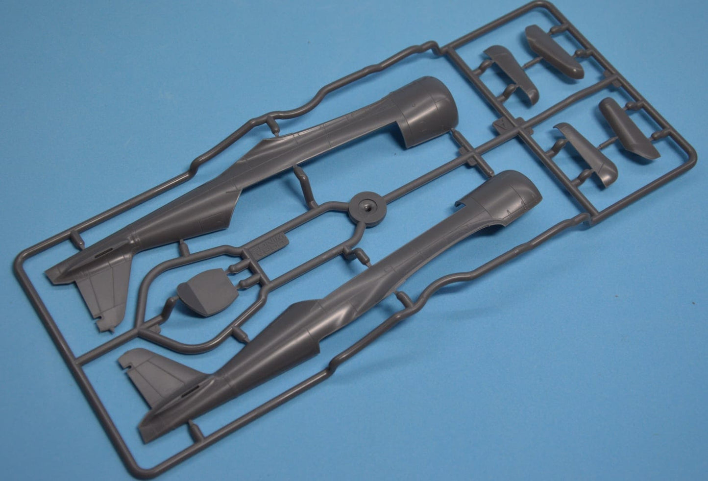 202 - Dora Wings - 48034 - Republic P-43B/C Lancer - sprue