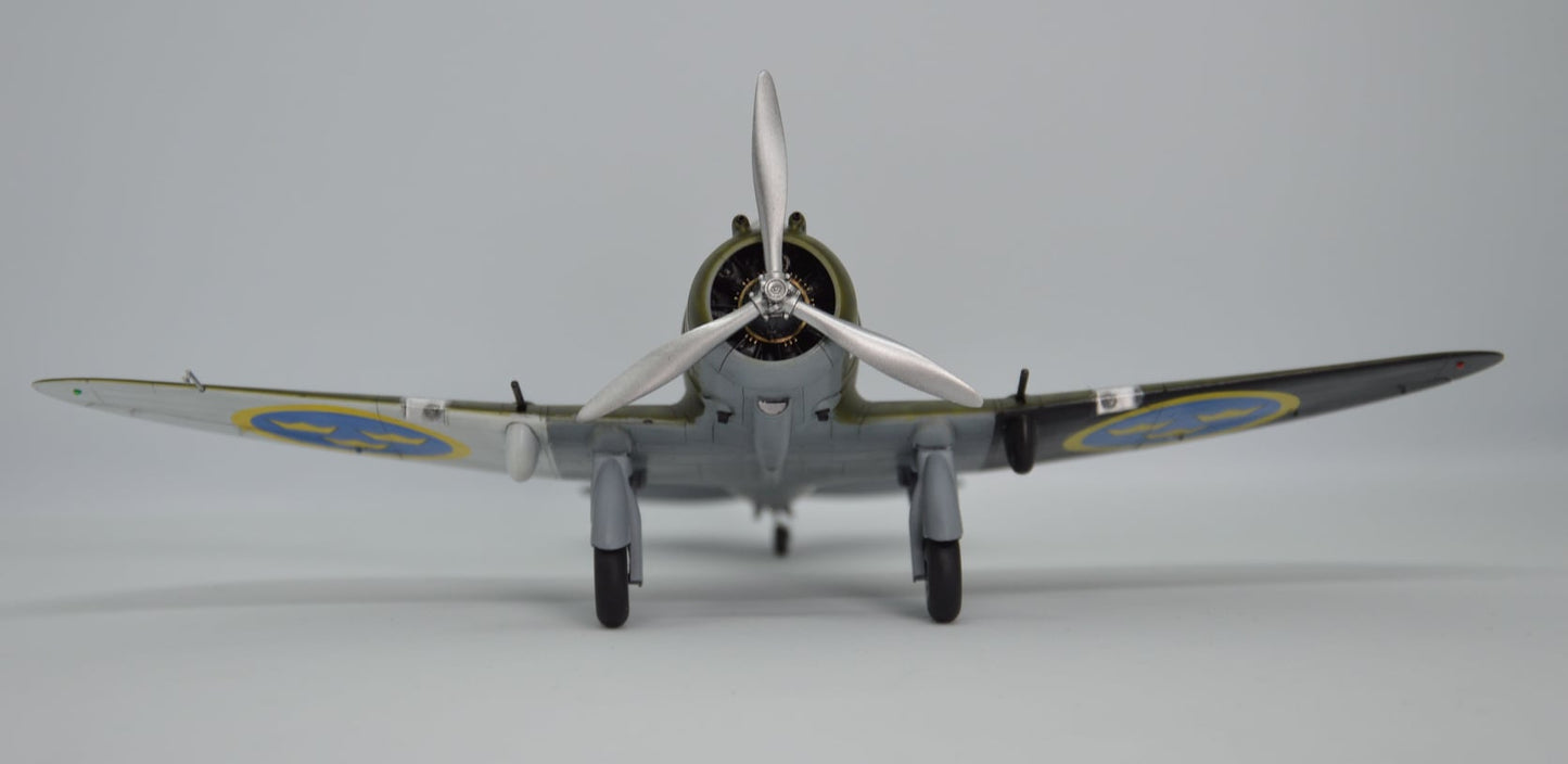 710 - Dora Wings - 48042 - Seversky J 9 - painted model