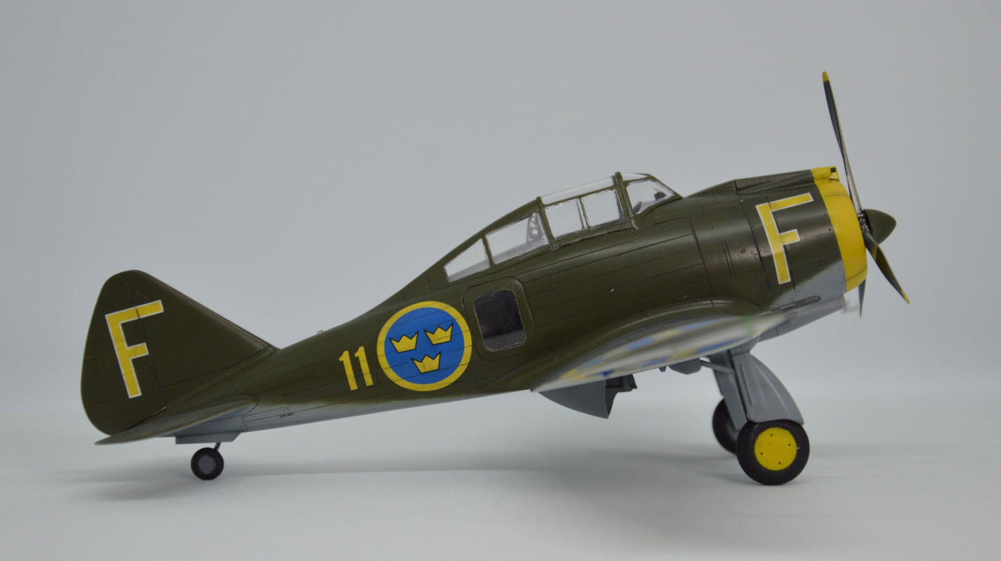 717 - Dora Wings - 48042 - Seversky J 9 - painted model