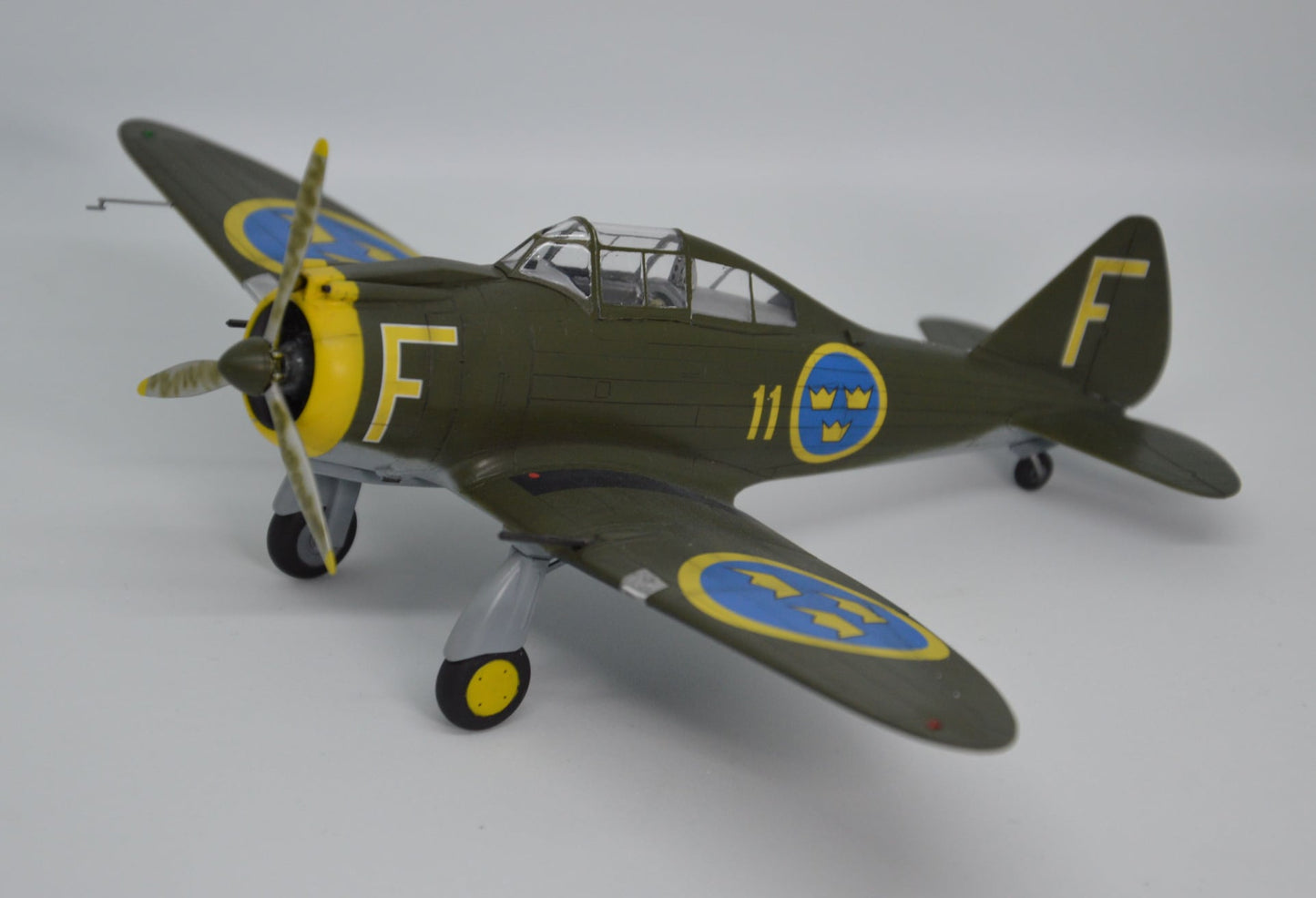 718 - Dora Wings - 48042 - Seversky J 9 - painted model