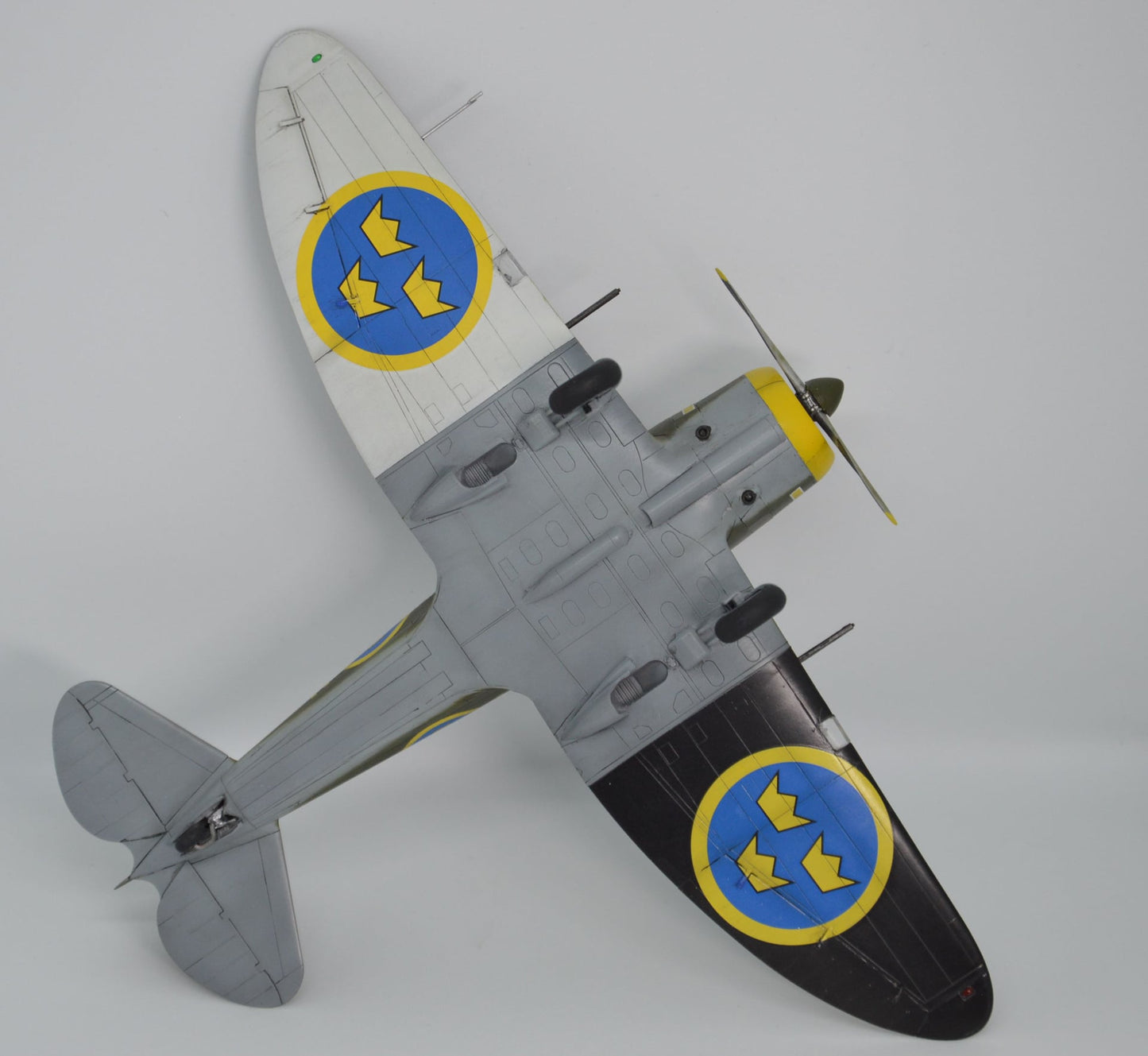 721 - Dora Wings - 48042 - Seversky J 9 - painted model