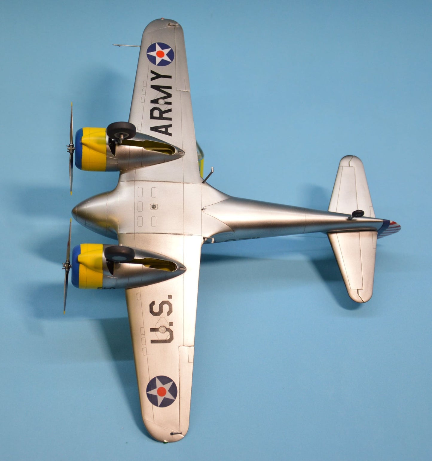 716 - Dora Wings - 48043 - Curtiss-Wright AT-9 Jeep - painted model
