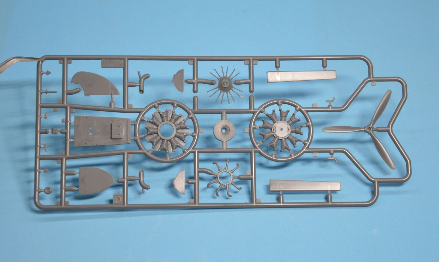 207 - Dora Wings - 48046 - Curtiss-Wright CW-21B - sprue