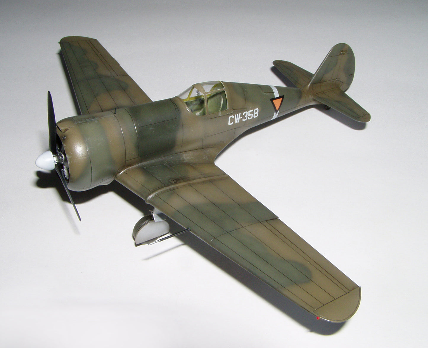 716 - Dora Wings - 48046 - Curtiss-Wright CW-21B - painted model