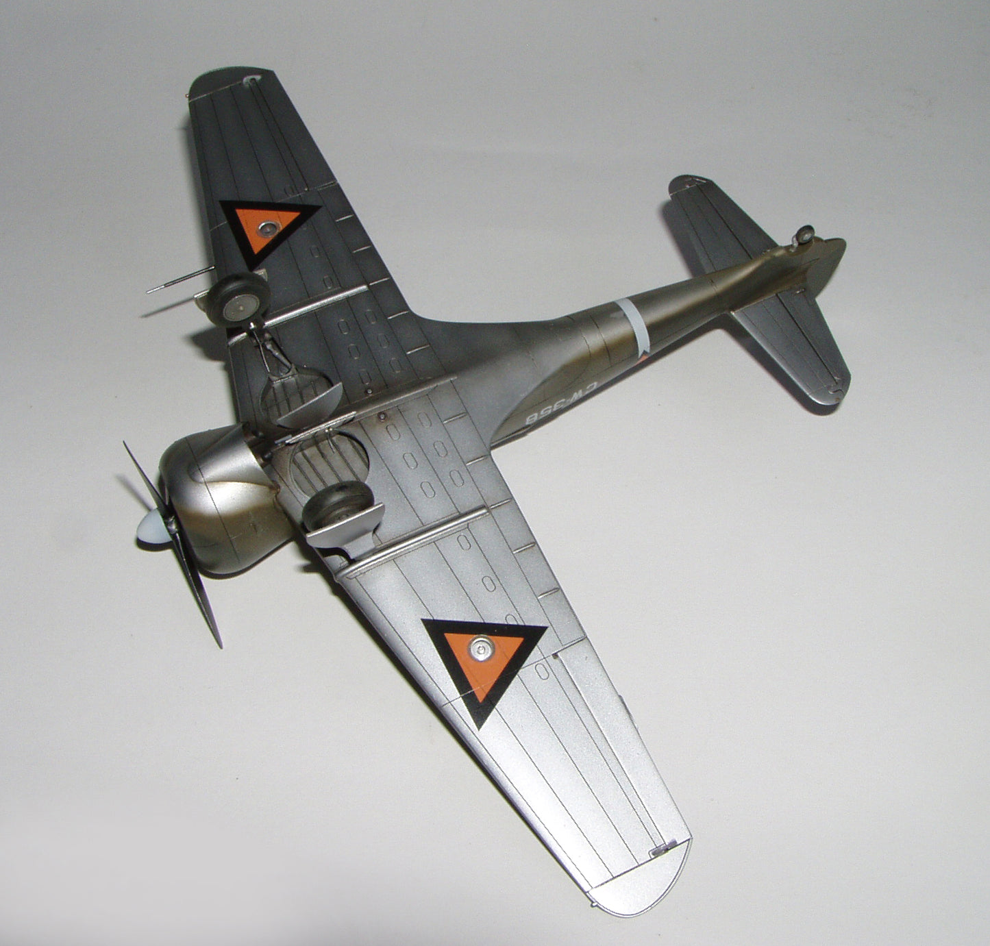 720 - Dora Wings - 48046 - Curtiss-Wright CW-21B - painted model