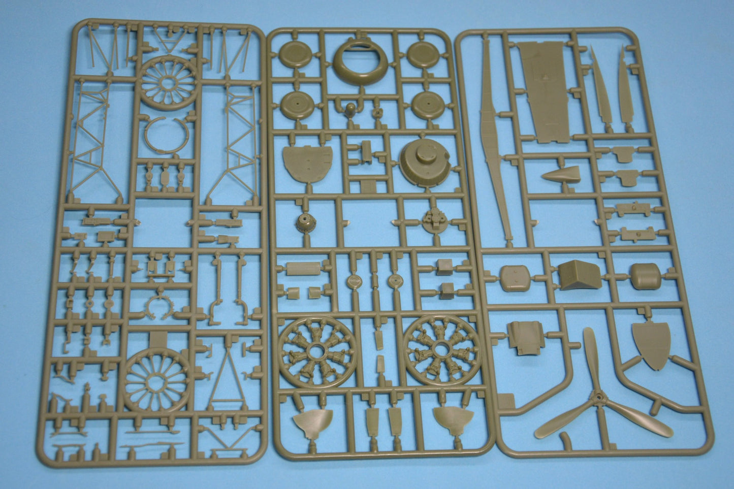 201 - Dora Wings - 48050 - Vultee Vanguard Mk I / J 10 Vanguard - sprue