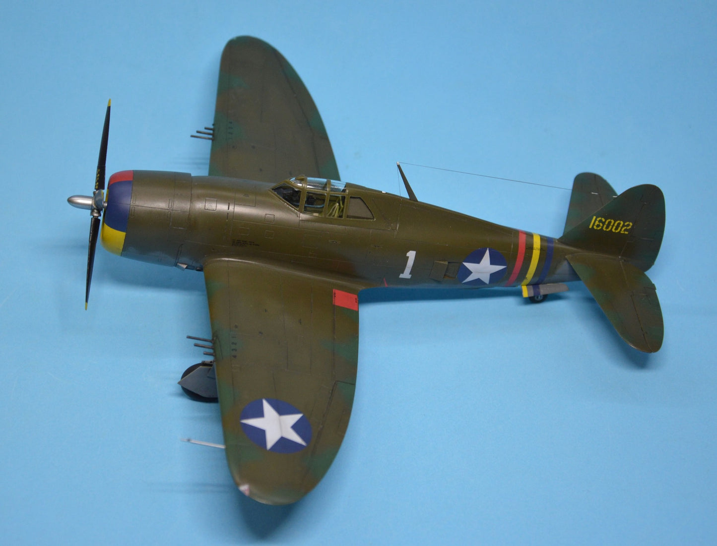 706 - Dora Wings - 48051 - Republic P-47B Thunderbolt - painted model