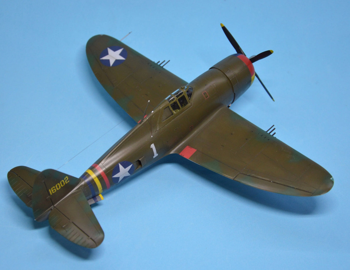 710 - Dora Wings - 48051 - Republic P-47B Thunderbolt - painted model