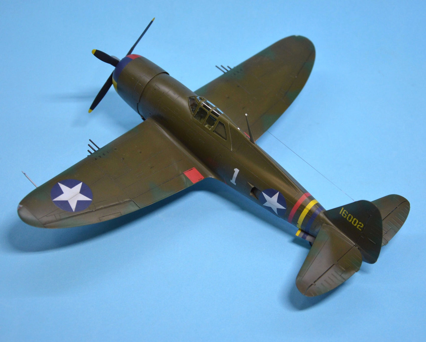 711 - Dora Wings - 48051 - Republic P-47B Thunderbolt - painted model