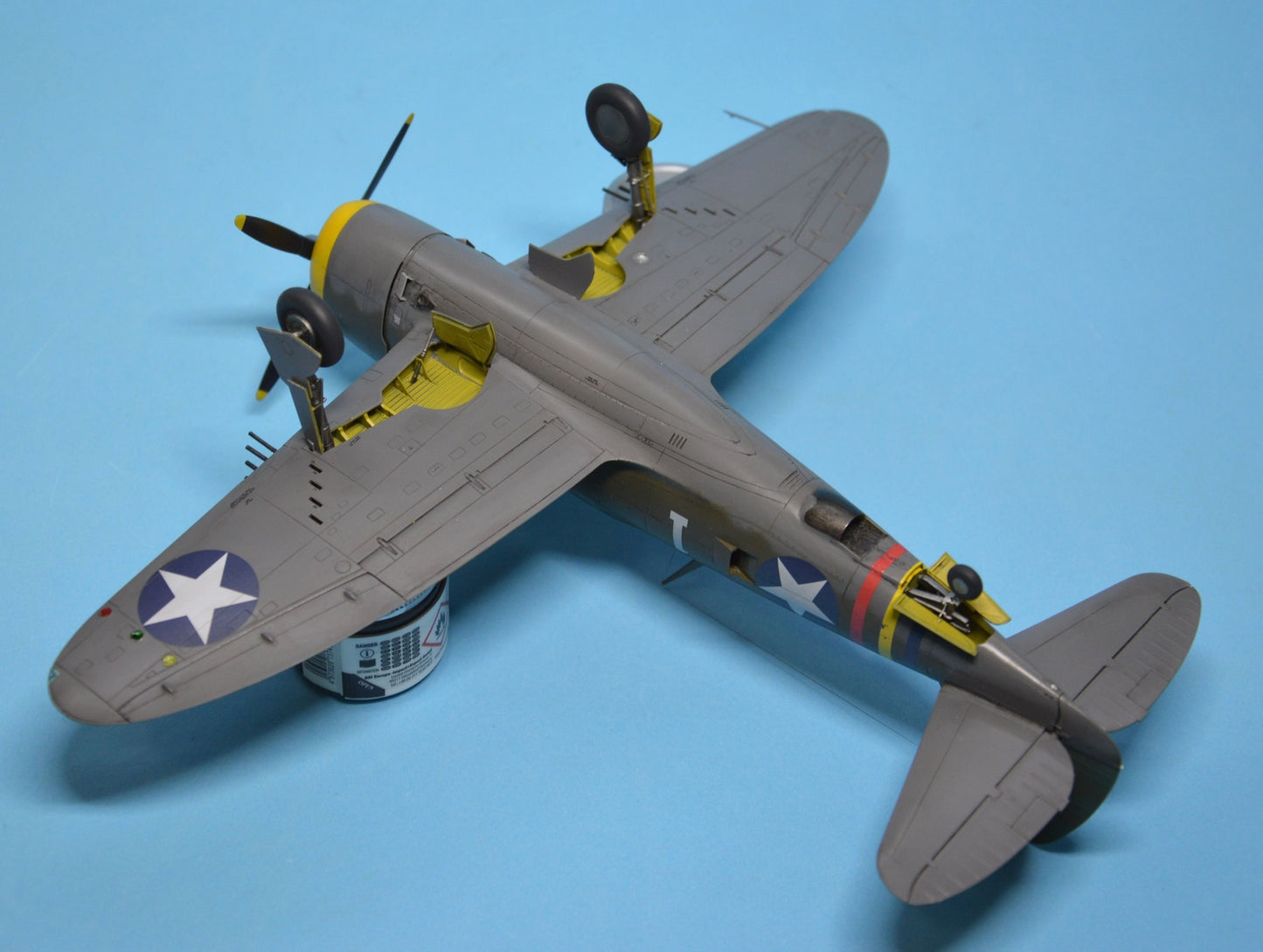 714 - Dora Wings - 48051 - Republic P-47B Thunderbolt - painted model