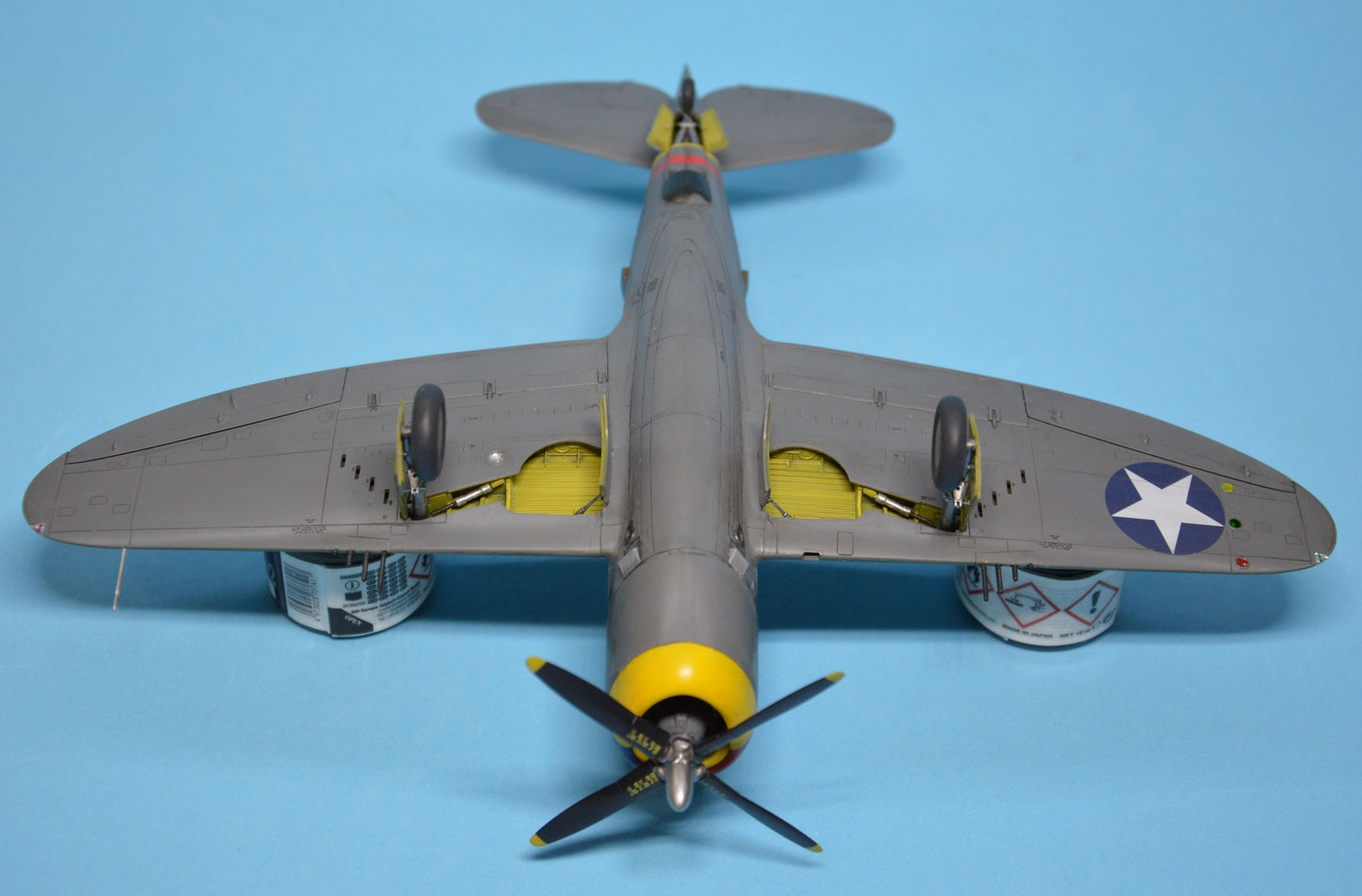 716 - Dora Wings - 48051 - Republic P-47B Thunderbolt - painted model