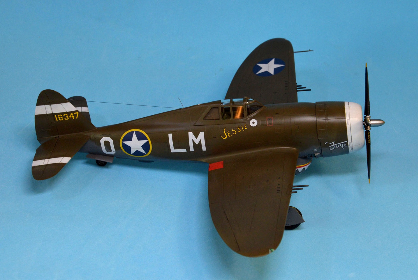 711 - Dora Wings - 48054 - Republic P-47C Thunderbolt with Ferry Tank - painted model