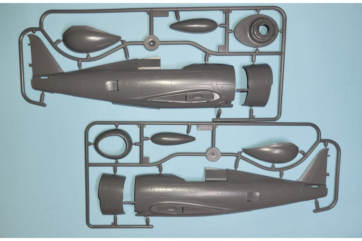 201 - Dora Wings - 48054 - Republic P-47C Thunderbolt with Ferry Tank - sprue